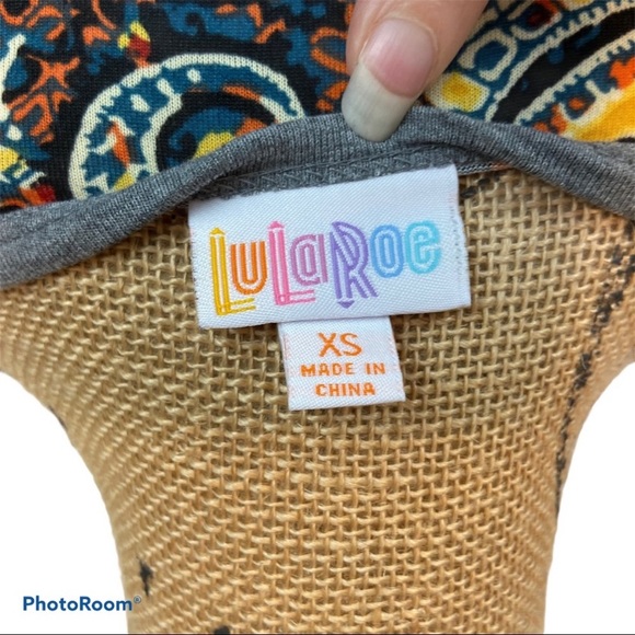 LuLaRoe Randy T Paisley Print Size XS NWT - Picture 5 of 8